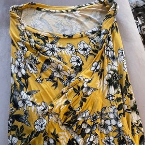 Xhilaration target floral ruffle sleeve blouse